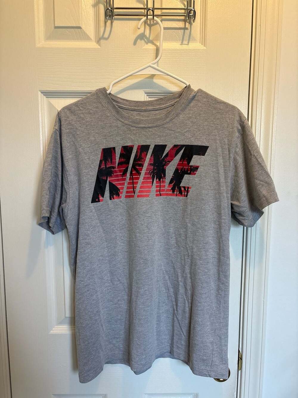 Nike Palm Tree Graphic T-Shirt Gray